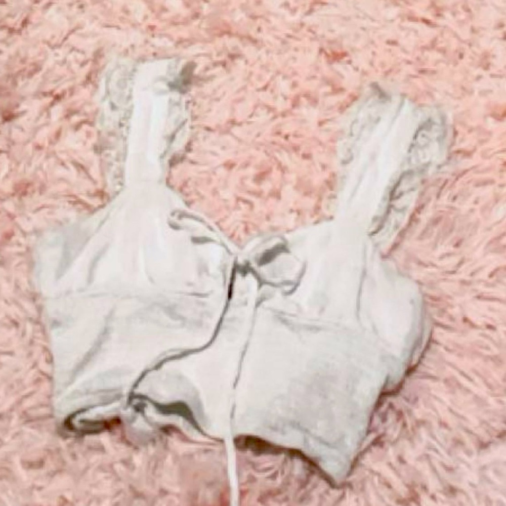 Cute laced Princess Crop with Strings.
